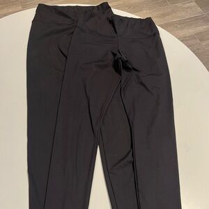 Lot of 2 yoga leggings size medium Felina